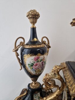 Porcelánové hodiny a vázy - 17