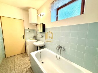 REZERVOVANÝ/ 4 - IZB.ROD.DOM s GARÁŽOU,POZEMOK 776m2, HLBOKÉ - 17