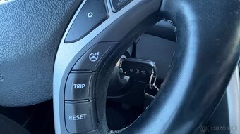 Hyundai i30 1.6 CRDi M6 2.majiteľ, nove v SR - 17