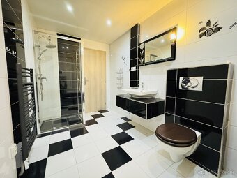 Na predaj priestranný 4i RD v obci Gajary. - 17