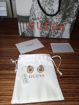 Guess nové náhrdelníky i náramky Dárkové balení - 17
