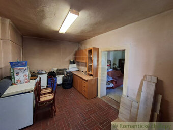 Dva rodinné domy za cenu jedného v obci Zlatno - 17