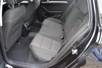 VW PASSAT VARIANT B8 2.0 TDI HIGHLINE BLUEMOTION, R17, NAVI - 17
