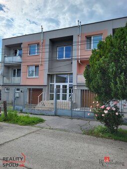 Predaj veľkého 2izb bytu s predzáhradkou - Galanta - 17