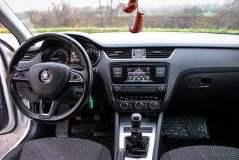 Škoda Octavia Combi 1.6 TDI 110k Active - 17