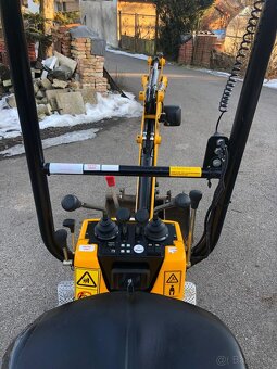 Minibagr JCB 8008CTS - 17