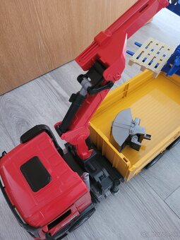Bruder nakladne auto s rukou - 17