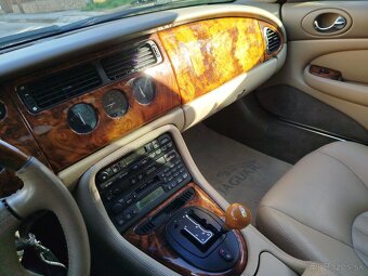 Jaguár XK 8   4.0i v8 - 17