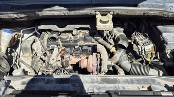Citroen C4 Picasso 1,6HDI 82kw kód motora: 9HR - 17