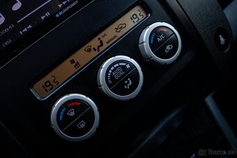 Nissan Pathfinder 3.0 V6 LE A/T - 17