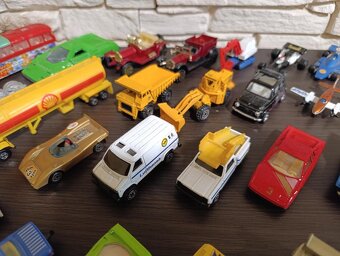 Autíčka staré modely angličáky 80. léta. - 17