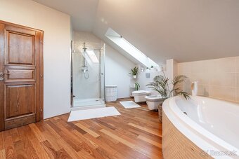 Na predaj | 6 izbový rodinný dom 241 m² - Chorvátsky Grob - 17