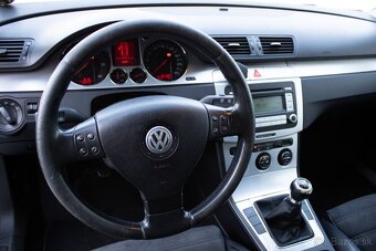 Volkswagen Passat 2.0 TDI Highline - 17