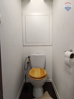 Prerobený 3-izbový byt v pokojnej zelenej časti Podbrezín - 17