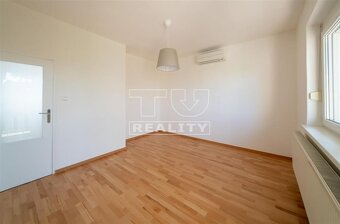 Na predaj zrekonštruovaný 5-izbový rodinný dom v tichej... - 17