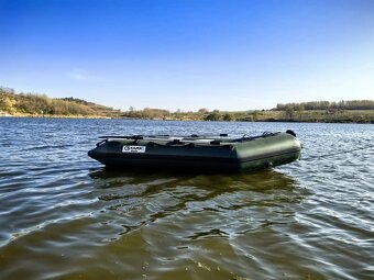 Stark boat DT-270 s kýlom - 17