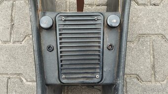 Použitý dobový středový panel na rádio - Škoda 110R erko. - 17