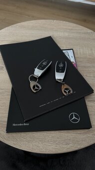Mercedes-Benz GLB 220d 4MATIC AMG LINE - 17