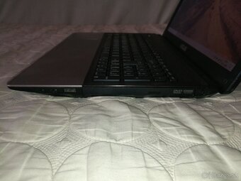Asus K. Intel i5. RAM 6GB. HDD 500 GB. Nvidia 2 GB. - 17