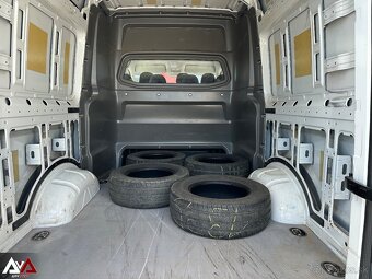 REZERVOVANÉ-Volkswagen Crafter Dodávka 2.0 TDI 35 4MOTION,SR - 17