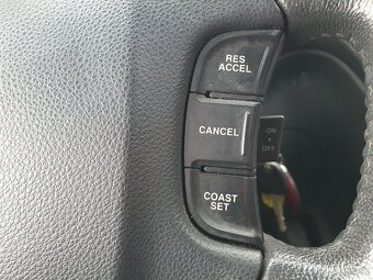 Kia Carens 2.0 Crdi 100 KW, At - 17
