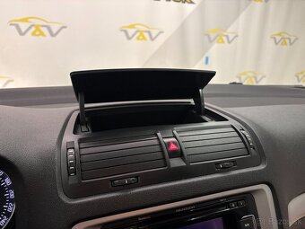 Škoda Octavia Combi 2.0 TDI CR DPF Elegance DSG - 17