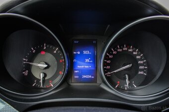 Toyota Avensis Combi 1.6 D-4D - 17
