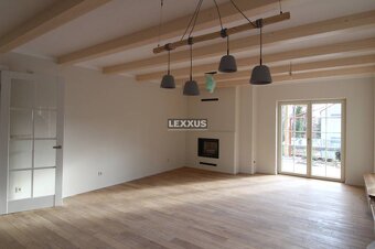 | DOM V ANGLICKOM ŠTÝLE 6 izb. KOLIBA - Vtáčie údolie - 17