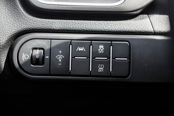 Kia Ceed 1.0T-GDi 74kW M6 Silver 02/2022 - 17