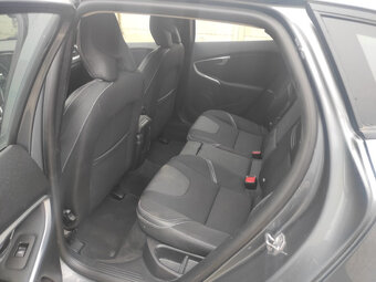 Volvo V40 Hatchback 90kw, automat benzín - 17