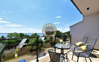 Na prenájom moderne zariadený 3 izbový, dvojpodlažný apartmá - 17