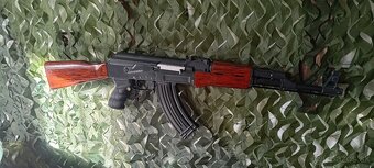 AK-47,AK 74U, hi-capa, výstroj - 17