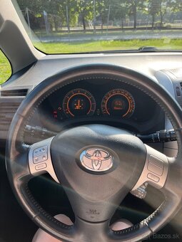 Toyota Auris 1.6 valvematic - 17