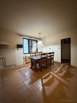 Reality KOMPLEX s.r.o. vám ponúka na predaj priestranný tehl - 17