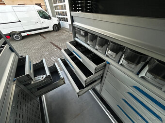 Ford Transit 2.2 Tdci, L1H2, regálový systém SORTIMO, DPH - 17