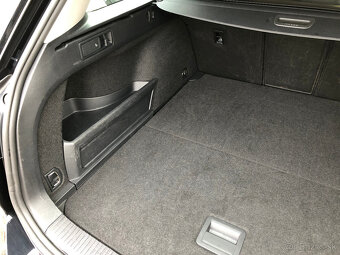 VOLKSWAGEN PASSAT VARIANT ELEGANCE 2.0TDI 110KW DSG - 17