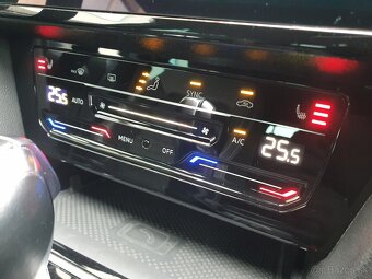 VW Passat B8 GTE 1.4 TSI Hybrid 160kW ACC - záruka Autodraft - 17