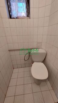 Predaj 5 izbový rodinný dom s veľkým pozemkom v obci Práznov - 17