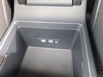 Audi Q5 2,0TFSi S Line MAX VÝBAVA - 17