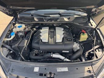 Volkswagen Touareg 3.0TDI 4motion - 17