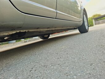 Predam Toyota Yaris 1.0i 48kW s KLIMOU. Kupene nove na SK. - 17