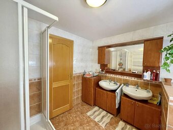 ZĽAVNENÉ • Na predaj dom s garážou a pozemkom v Skalici - 17