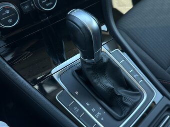 Volkswagen Golf Variant SOUND 2.0 TDi DSG - 17