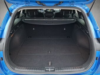 Kia CEED SW 1,5 T-GDi M6 SILVER+SILVER PACK 103kW/140k - 17