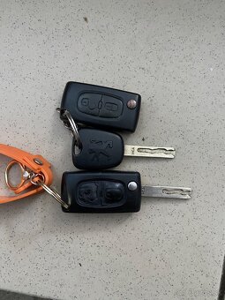 Predám Peugeot 308/110kW 1,6 benzín 1300€ súrne dohoda. - 17