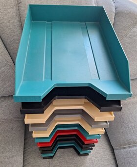 Odkladače na papiere plastové.. - 17