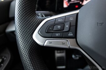 Volkswagen Golf 1.5 TSI ACT 150k R-Line - 17