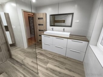 Na prenájom veľkometrážny 2 izbový byt v dome- LEVICE - 17