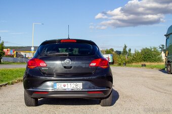 Predám Opel Astra 1.4 Turbo (120k) - 17