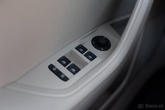 Škoda Superb Combi Panoráma - 17